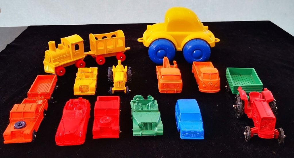 12 Vintage Speelgoed auto TOMTE VW kever Cooper Bentley Jeep, Antiek en Kunst, Ophalen of Verzenden