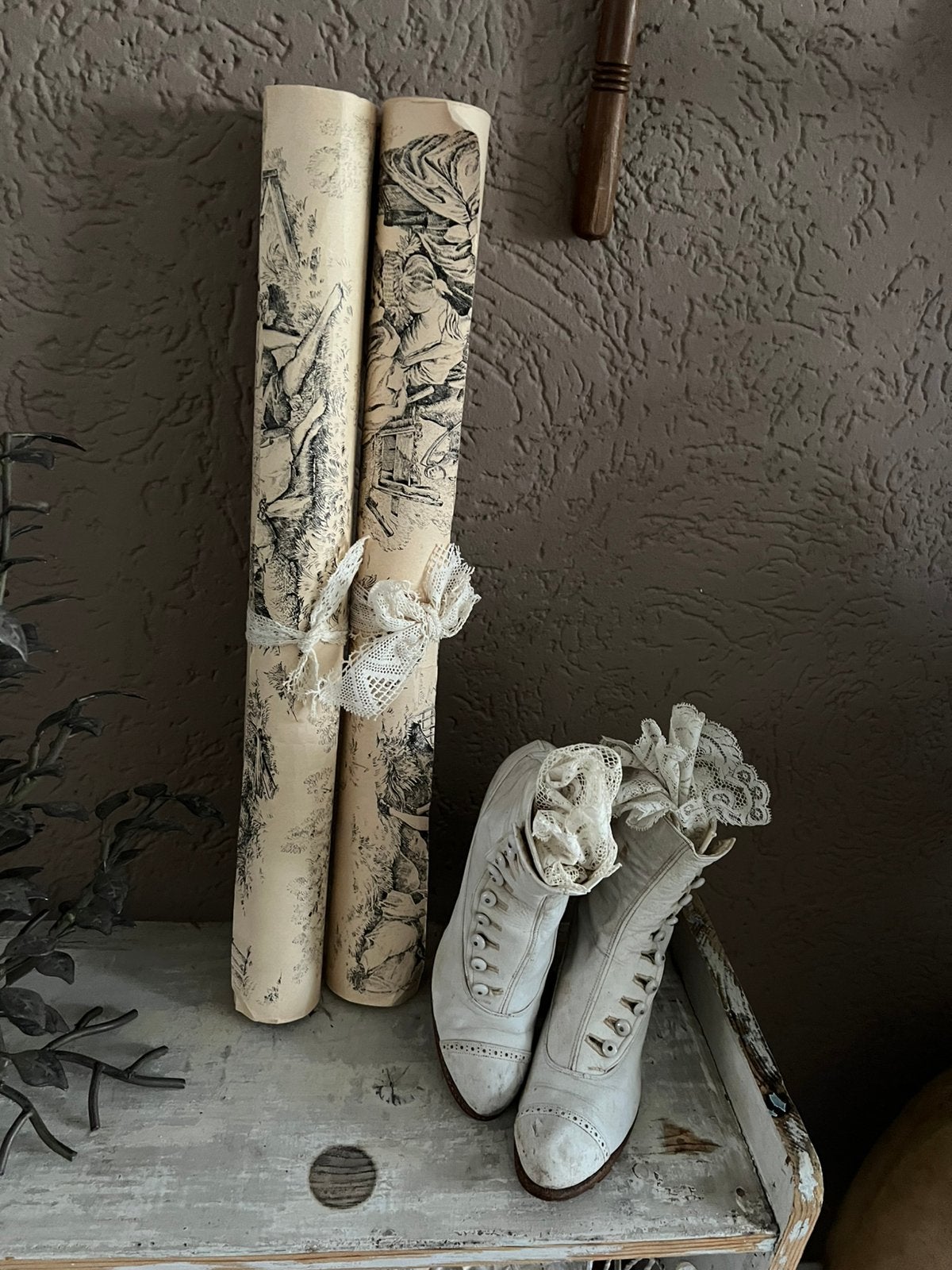 2 oude rollen met Toile de Jouy prenten behang?, Antiek en Kunst, Ophalen of Verzenden