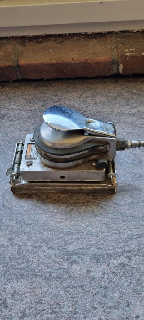 Oude pneumatische schuurmachine, Ophalen of Verzenden, Gebruikt, Minder dan 600 watt, Excentrische schuurmachine