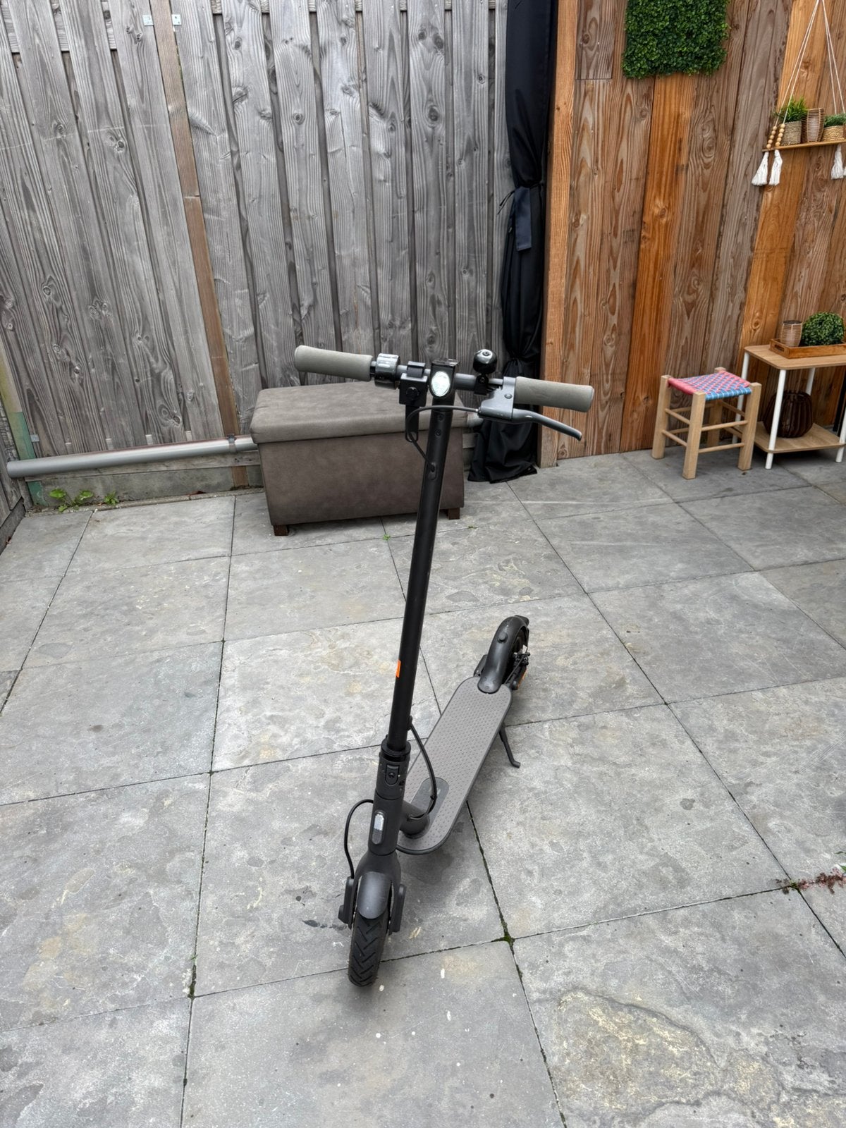 Xiaomi Mi Electric Scooter 1S – Elektrische step + oplader, Fietsen en Brommers, Ophalen, Zo goed als nieuw, Elektrische step (E-scooter)