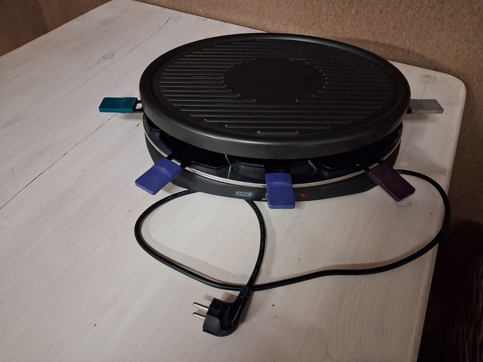 Quigg Raclette Grill - gourmetstel- 8 pannetjes, Ophalen, Zo goed als nieuw, 4 t/m 7 personen