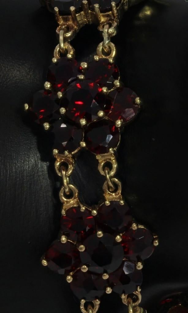 Granaat bootjes luxe gouden dames armband vintage klassiek, Voordeelsieraden, Verzenden, Zo goed als nieuw, Met edelsteen