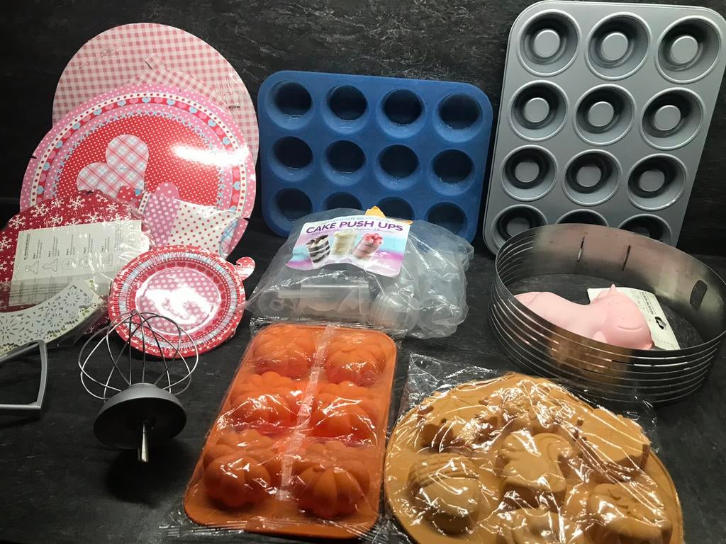 Diverse taart en bakspullen, Hobby en Vrije tijd, Taarten en Cupcakes maken, Ophalen of Verzenden, Zo goed als nieuw, Taarten