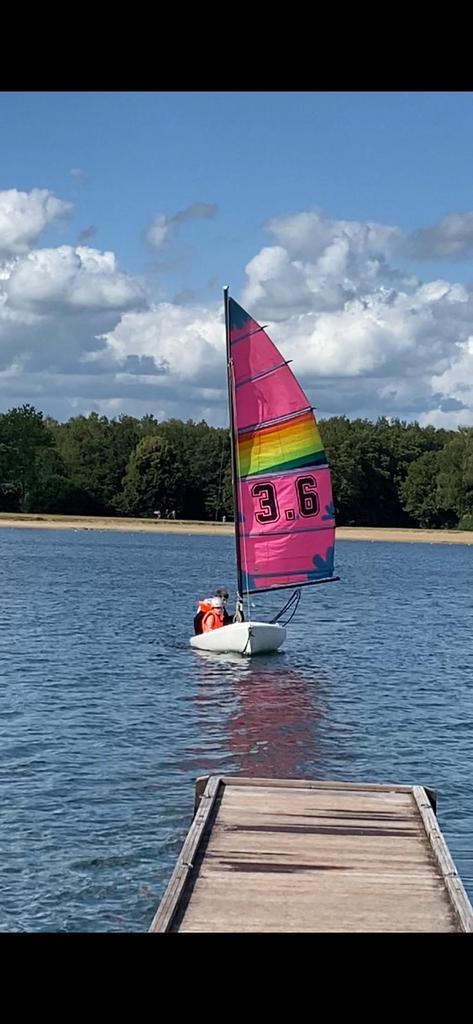 Zeilboot New Marine new BAT 3.6 trailer opvolger optimist, Watersport en Boten, Open zeilboten, Ophalen, Gebruikt