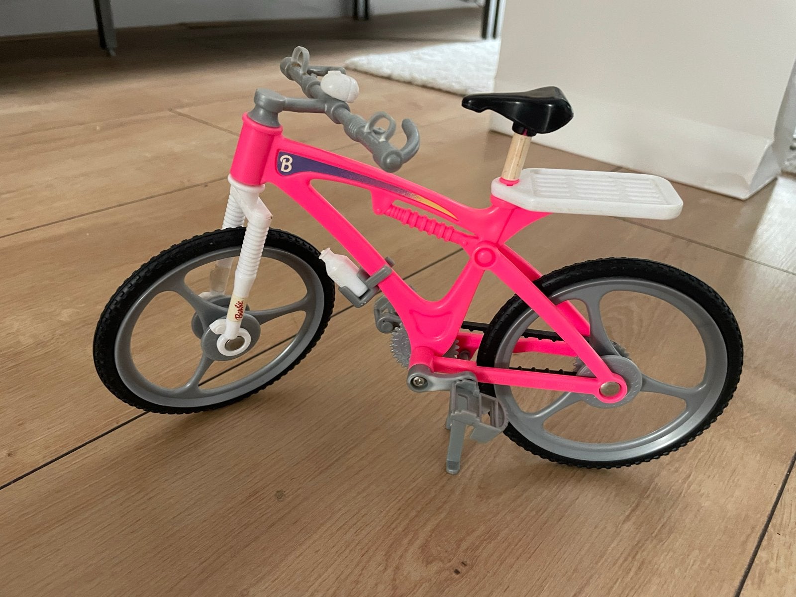 Barbie accessoires: fiets en kapsalon, Ophalen of Verzenden, Gebruikt, Barbie