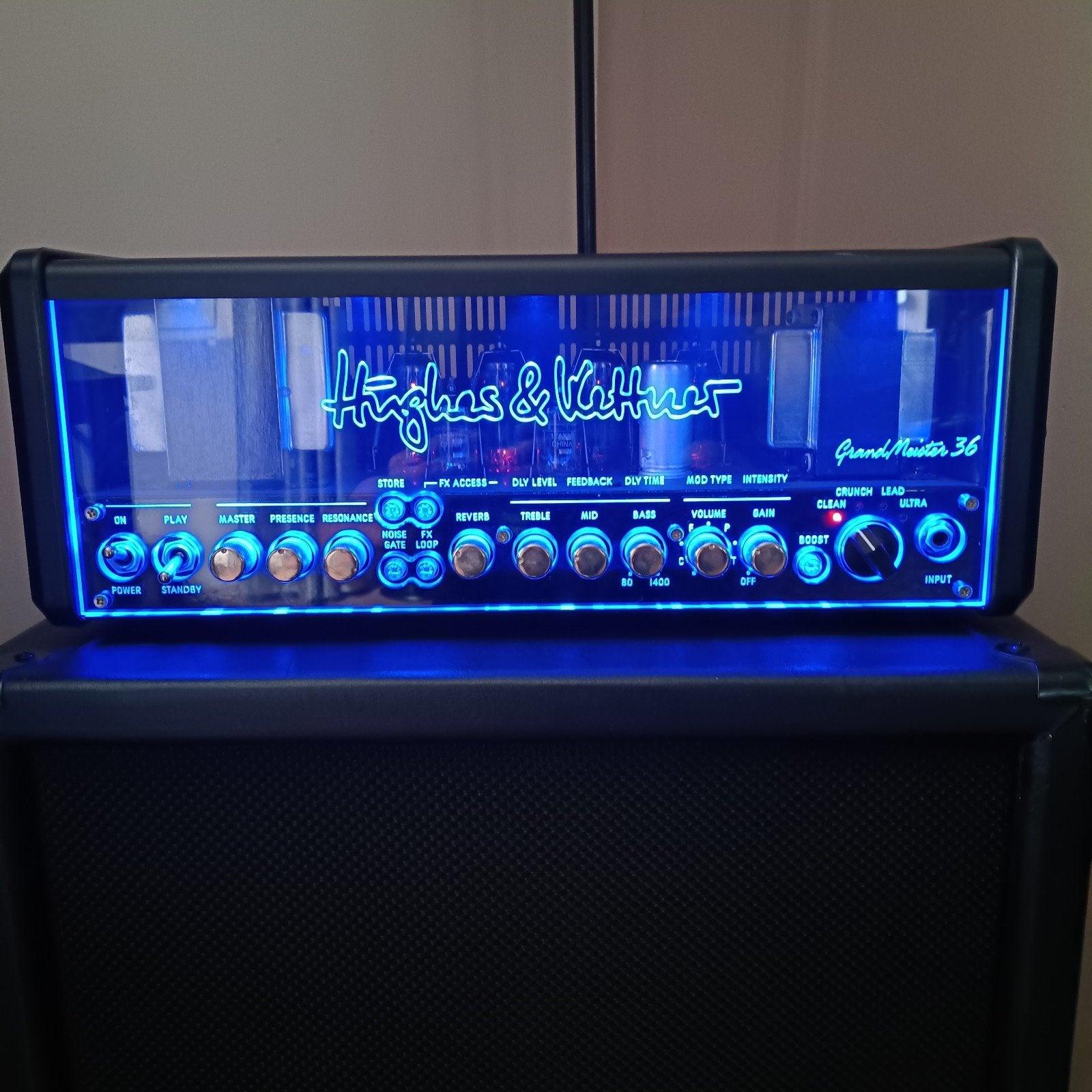 Hughes & Kettner GrandMeister 36 met TM 212 cab, Ophalen of Verzenden, Zo goed als nieuw, Gitaar, Minder dan 50 watt