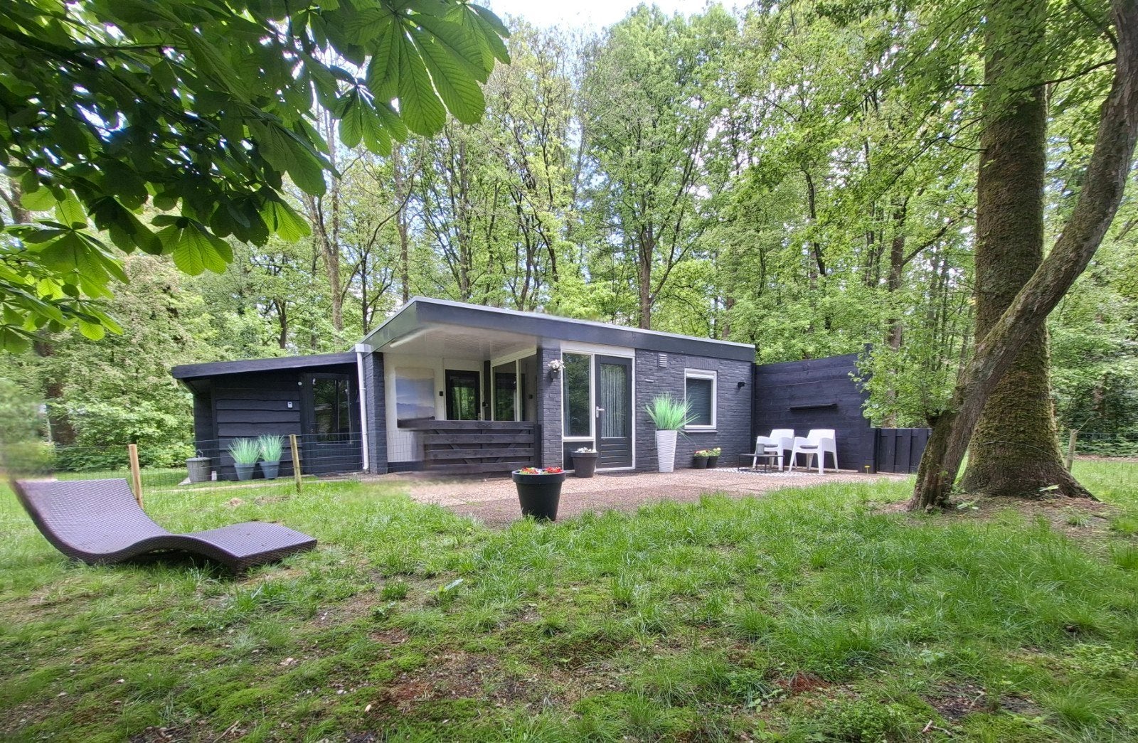 Ideaal voor rustzoekers. Heerlijk in het bos gelegen huisje, 59 m², 2 slaapkamers, Verkoop zonder makelaar, Drenthe