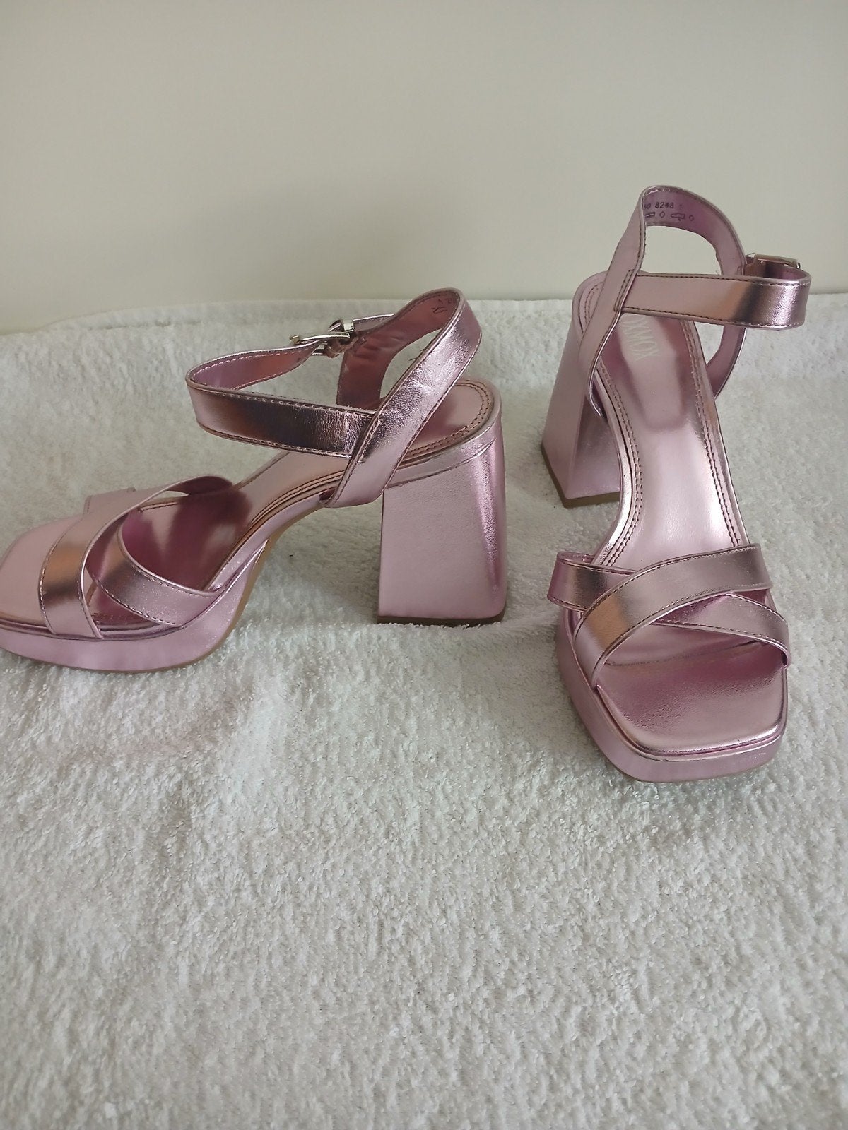 Metallic hakken, Ophalen of Verzenden, Zo goed als nieuw, Roze