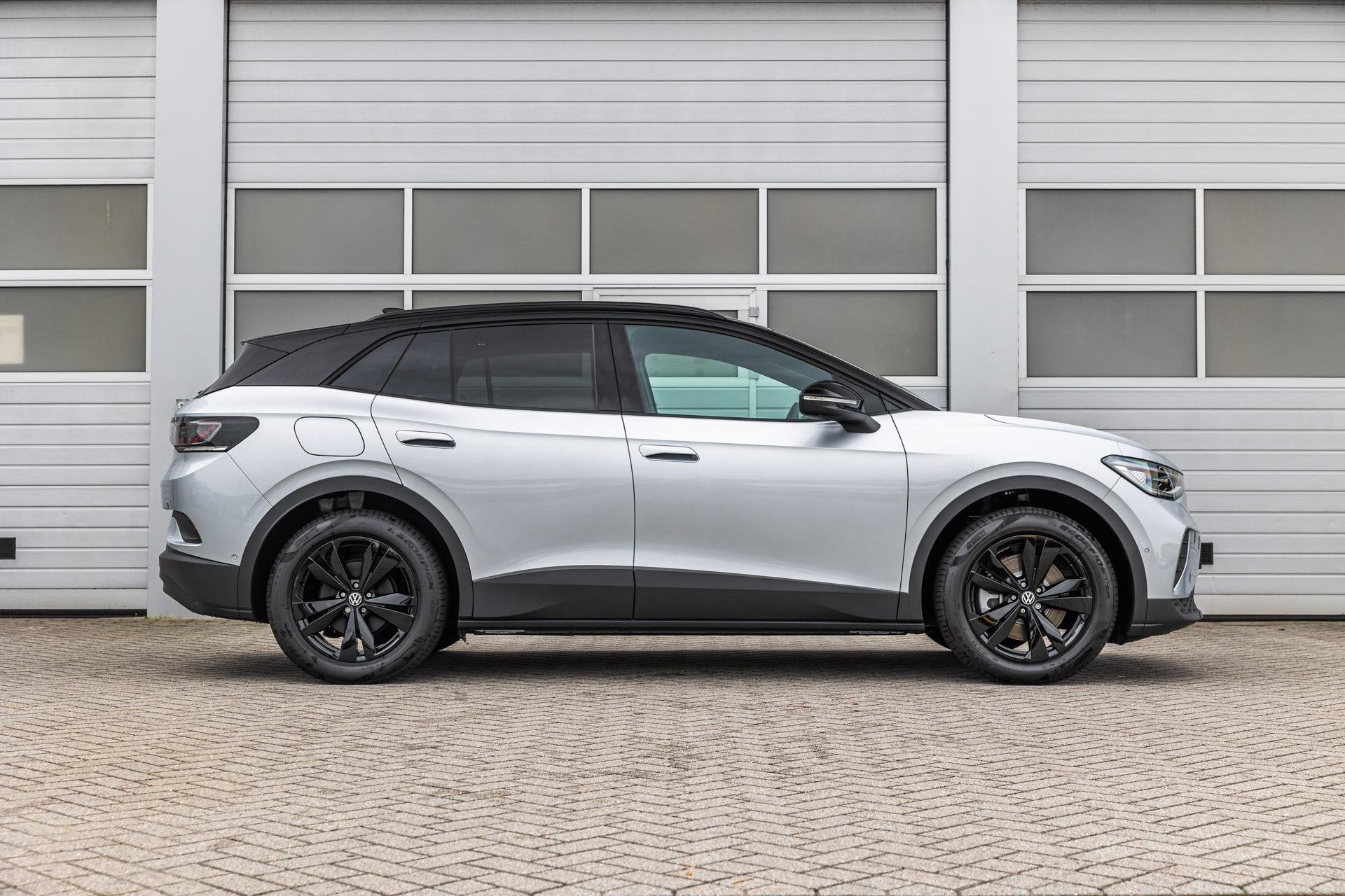 Volkswagen ID.4 286pk Pro Limited Edition 77 kWh | Trekhaak, Auto's, Volkswagen, Automaat, Achterwielaandrijving, Zwart, 2039 kg