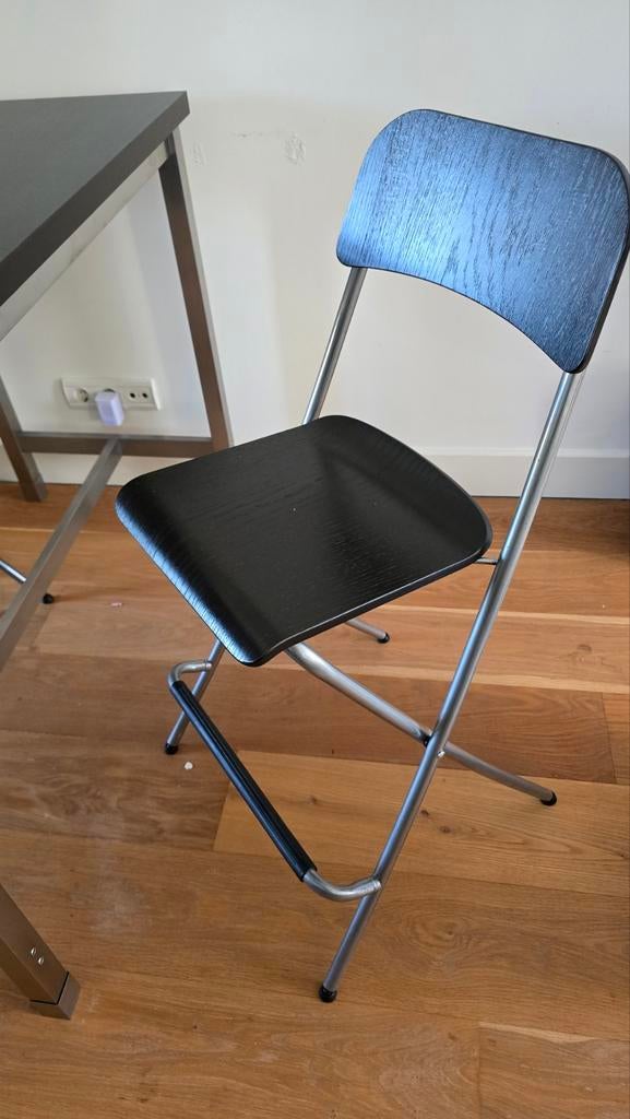 Twee zwarte barstoelen, IKEA FRANKLIN., Ophalen, Modern, Compact, Gebruikt, Zwart