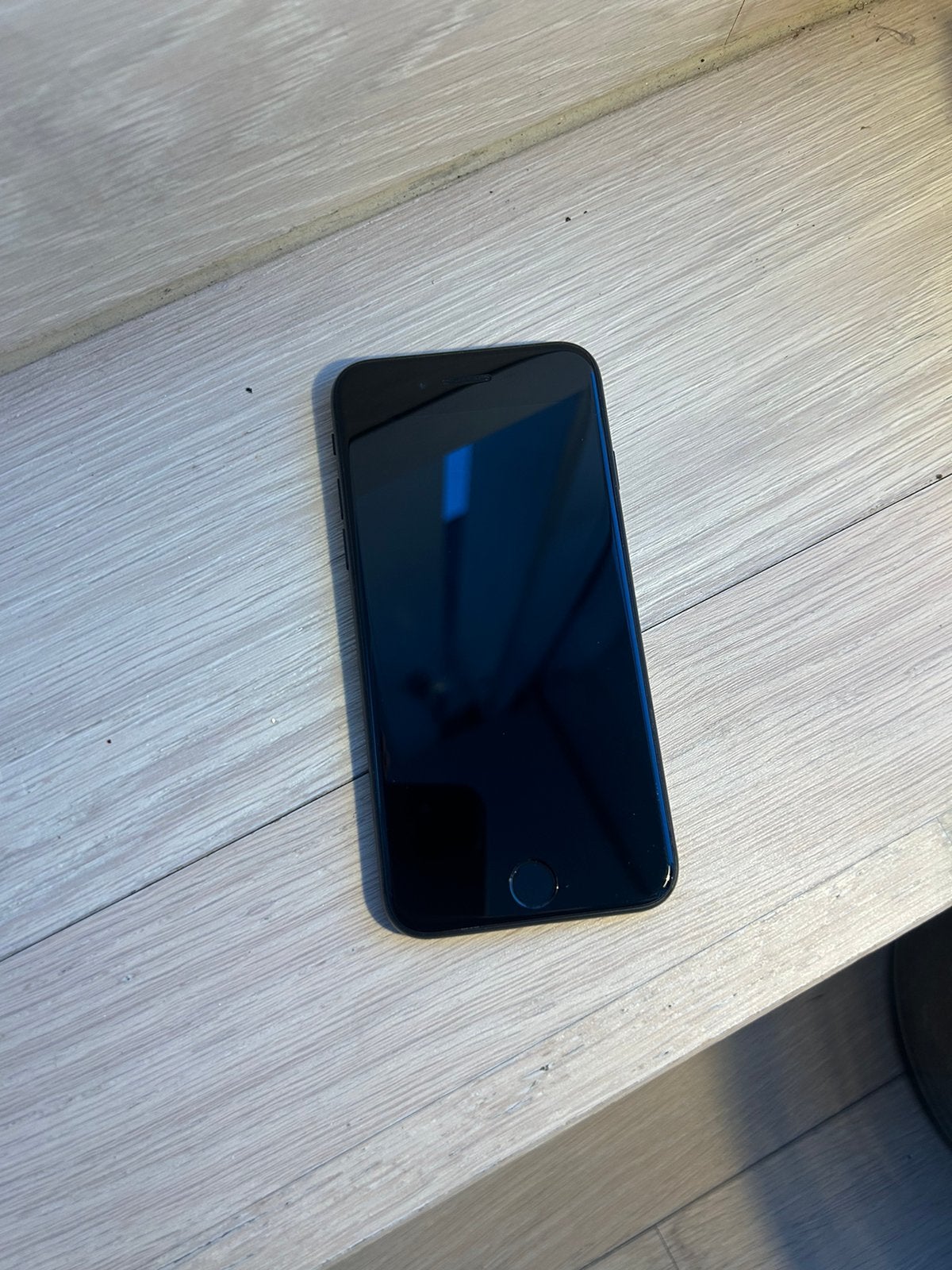 Iphone SE 2020 Zwart - Barst Achterkant, Telecommunicatie, Mobiele telefoons | Apple iPhone, 83 %, Zwart, Ophalen of Verzenden