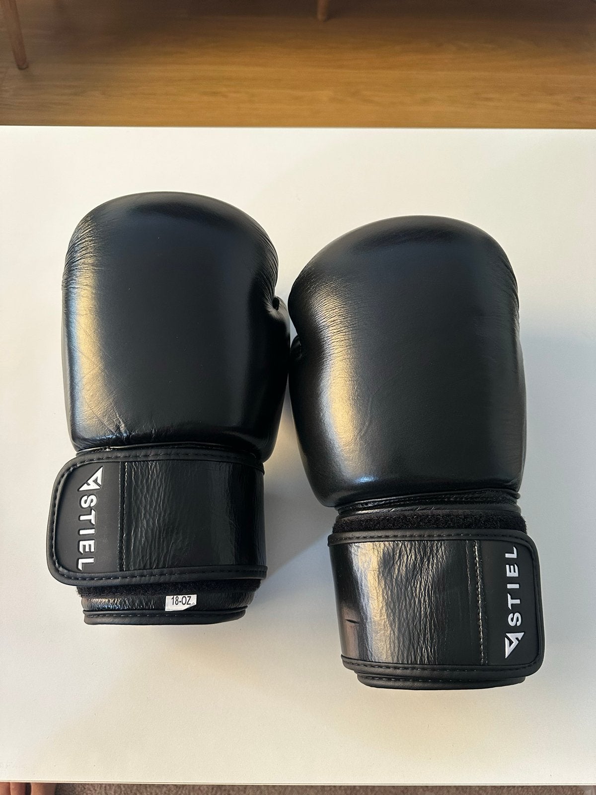 Stiel Bokshandschoenen 18-OZ Zwart, Ophalen of Verzenden, Zo goed als nieuw, Bokshandschoenen