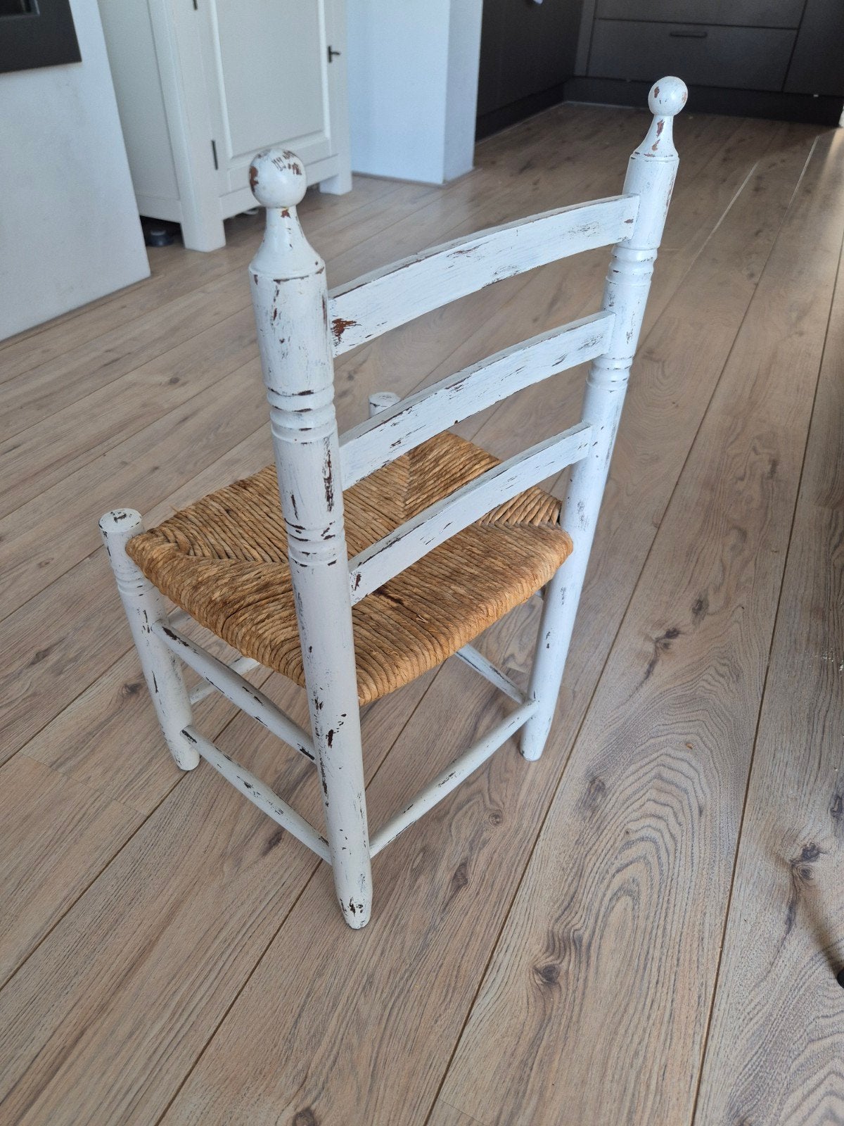 kinderstoeltje, vintage, wit met rieten zitting, Ophalen, Gebruikt, Wit, Vintage