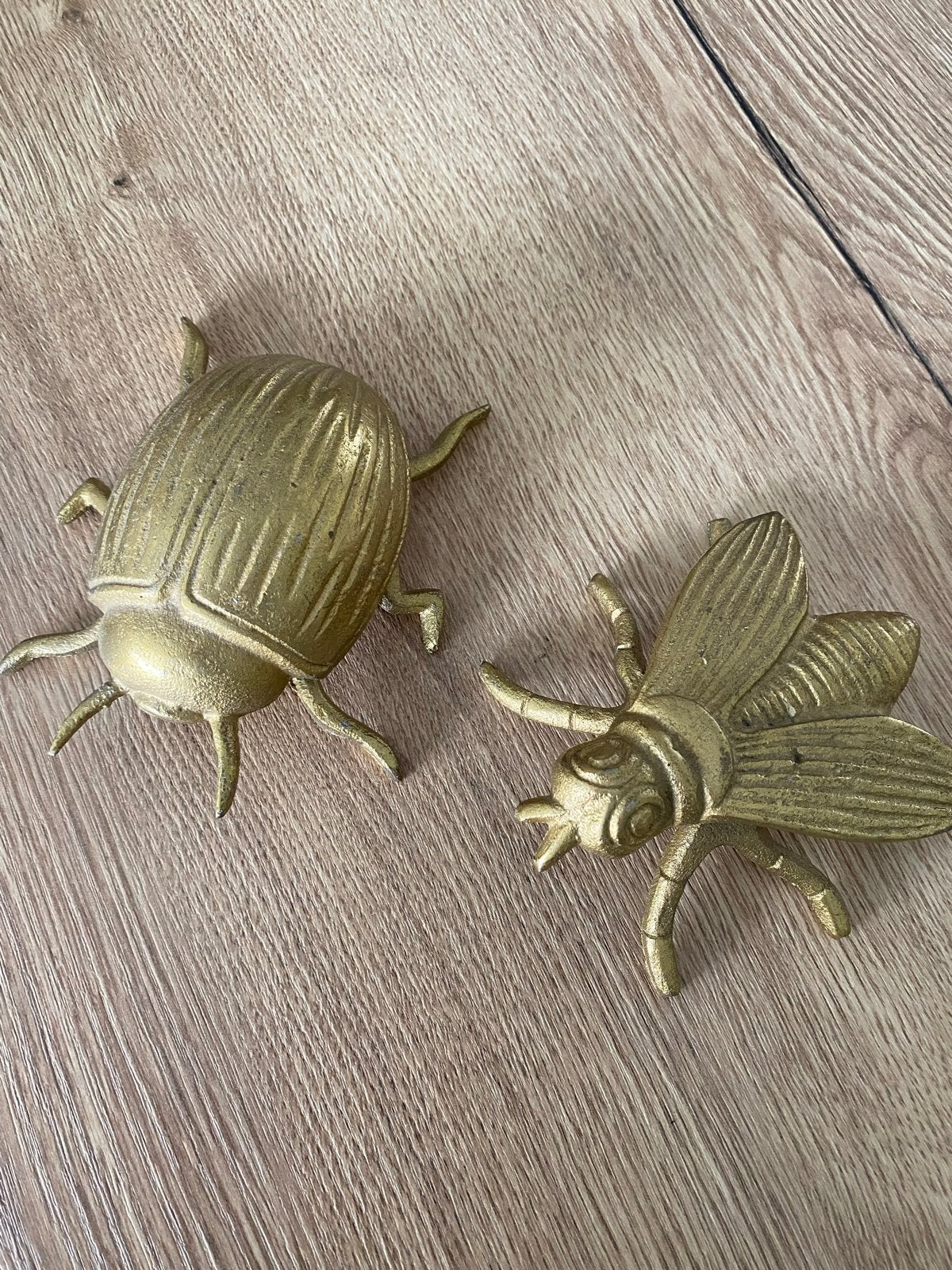 Gouden decoratieve insecten (kever en vlieg), Vintage, Gebruikt, Ophalen of Verzenden, Goud