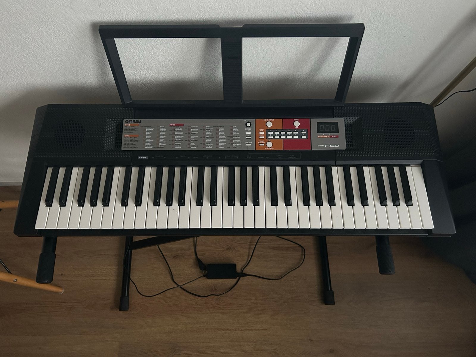 Yamaha PSR-F50 Keyboard met standaard, Ophalen, Yamaha, Met standaard, 61 toetsen