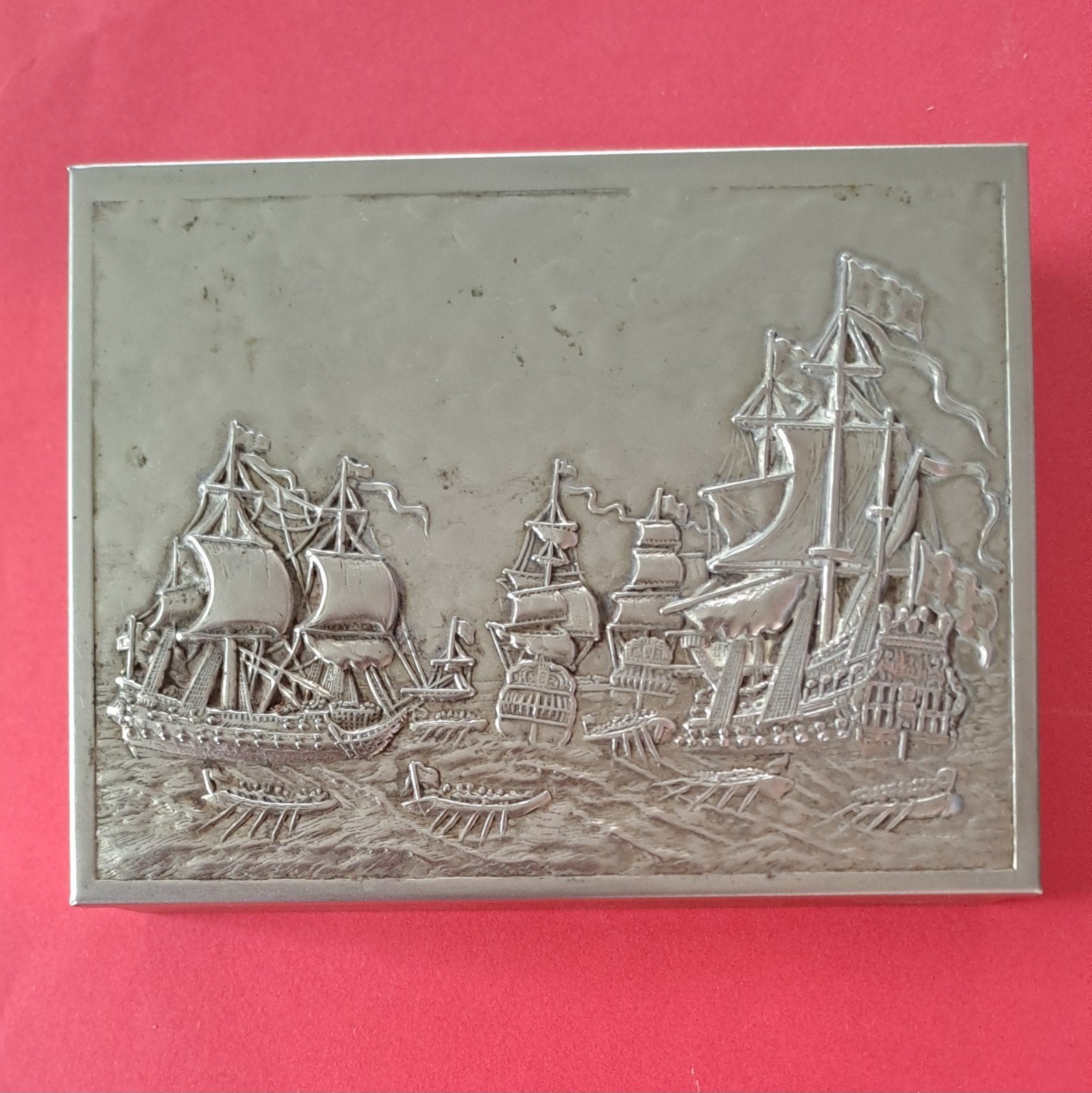 Vintage metalen sigarettendoosje met scheepsreliëf, Ophalen of Verzenden