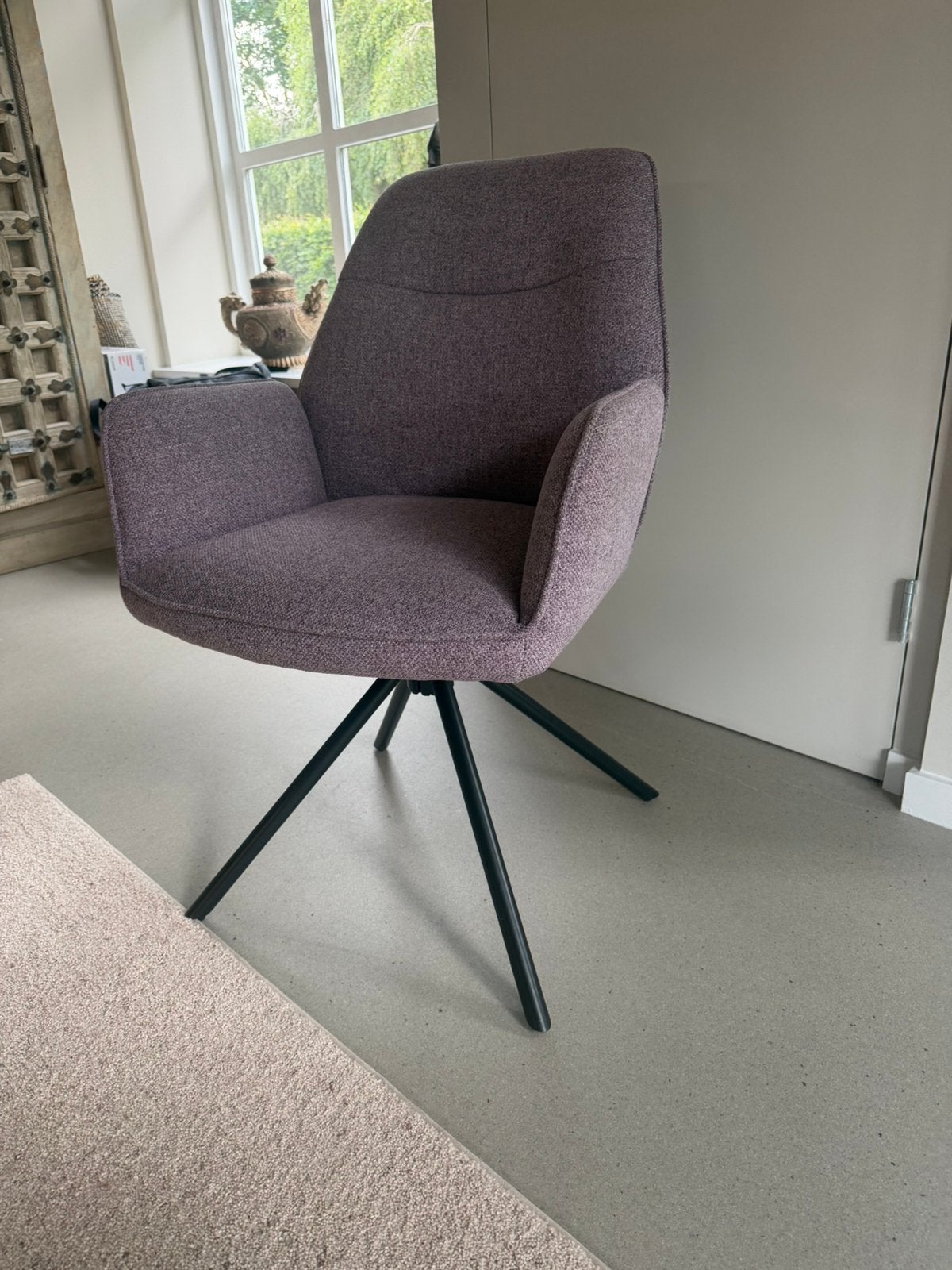 Eetkamerstoel draaibaar. Aubergine kleur, Huis en Inrichting, Fauteuils, Ophalen, Nieuw, 50 tot 75 cm