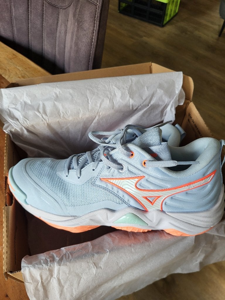 Sportschoenen Mizuno, Kleding | Dames, Schoenen, Ophalen of Verzenden, Zo goed als nieuw, Mizuno, Wit