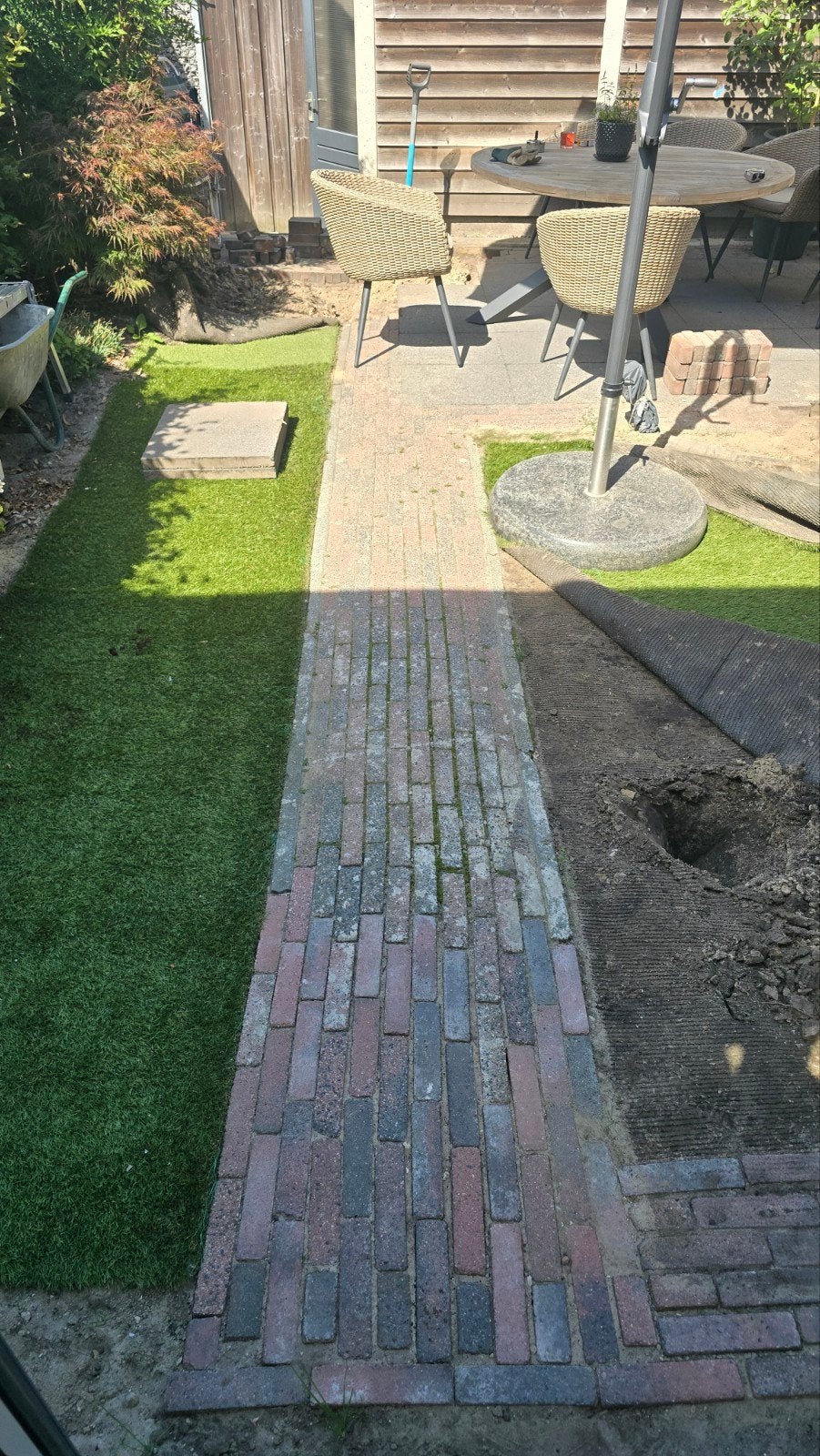 Waaltjes, tegels en opsluitbanden. Zie omschrijving., Ophalen, Gebruikt, Klinkers, 5 tot 10 m²