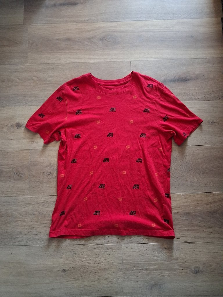 Rood Nike T-shirt - Maat M - 100% Katoen, Kleding | Heren, T-shirts, Maat 48/50 (M), Nike, Ophalen of Verzenden, Zo goed als nieuw