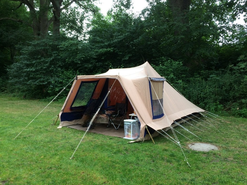 Campeertent 4 persoons stormvast, Ophalen, Zo goed als nieuw, Tot en met 4