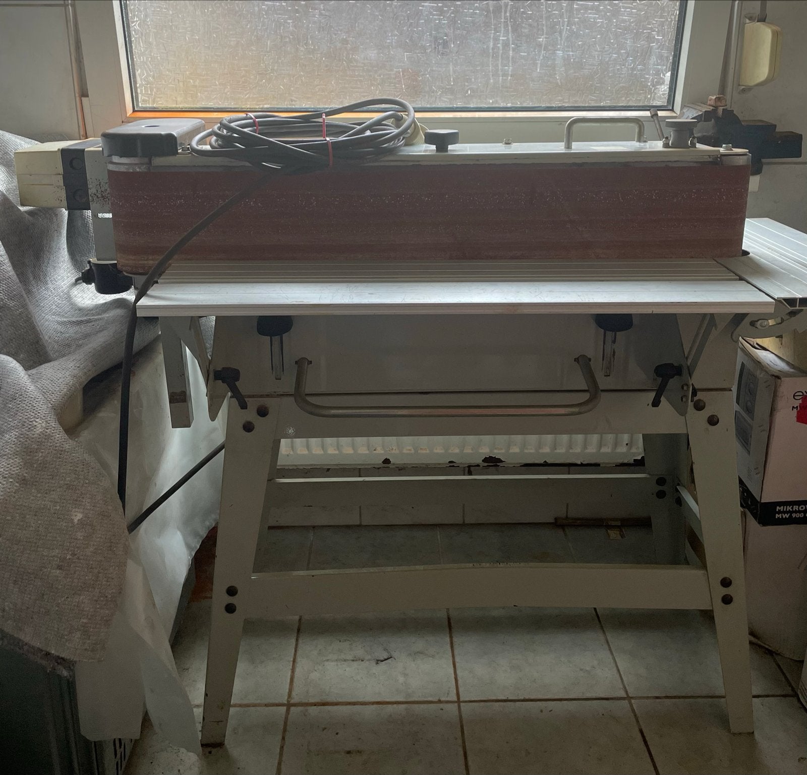 Robuuste Bandschuurmachine - Reva B.V. (1999), Ophalen, Gebruikt, 1200 watt of meer, Bandschuurmachine
