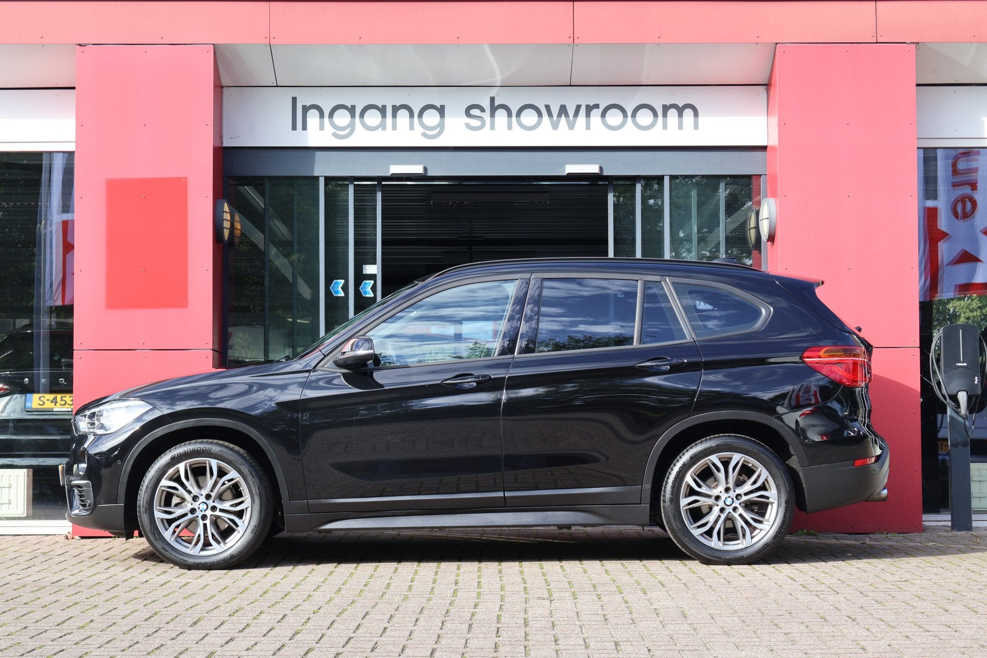 BMW X1 sDrive18i High Executive | Origineel NL | Shadow Line, Auto's, 136 pk, Gebruikt, Zwart, 19 km/l