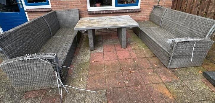 Wicker loungeset met tafel en banken, Tuin en Terras, Gebruikt, Meer dan 8 zitplaatsen, Ophalen of Verzenden, Loungeset