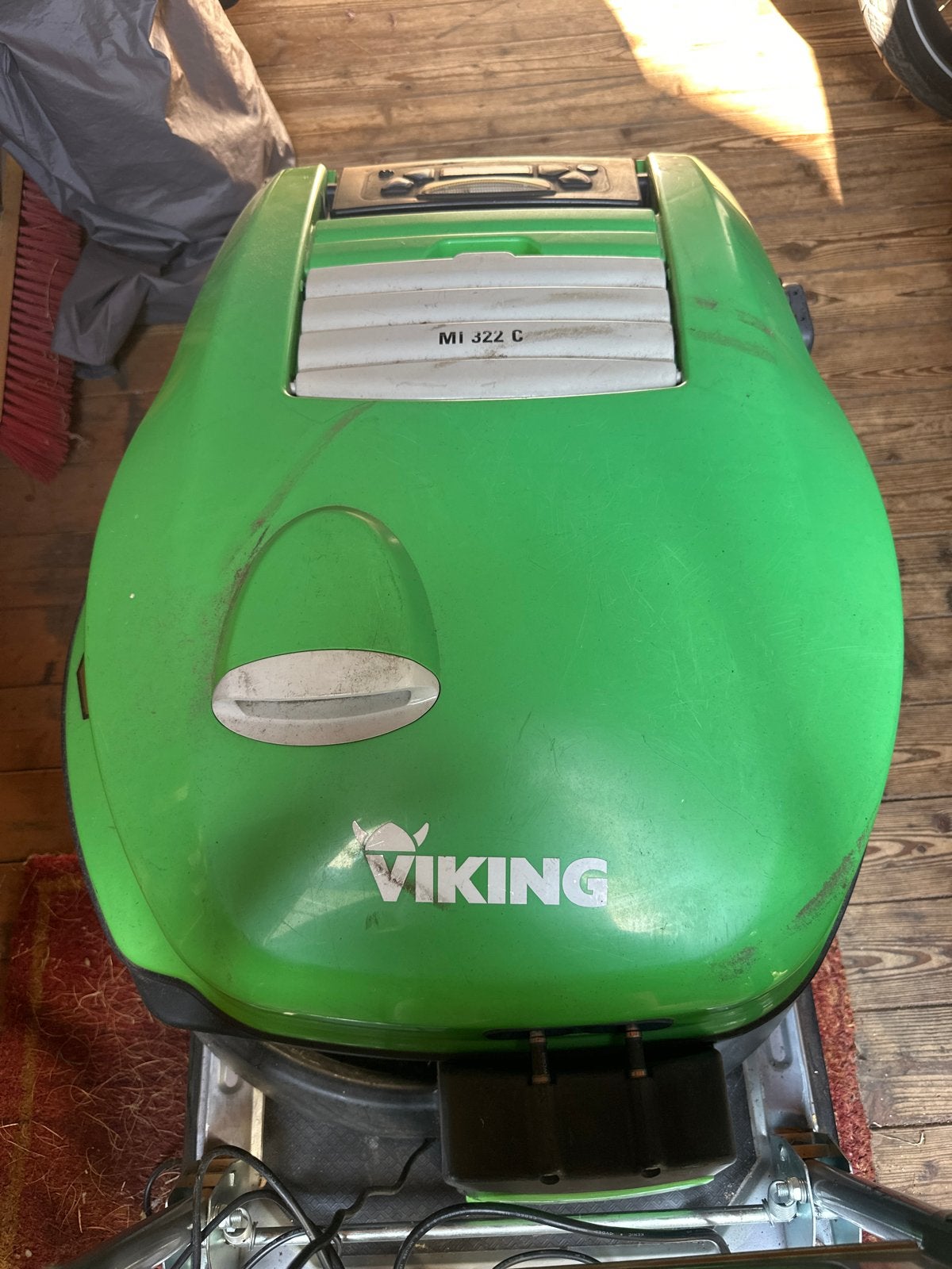 Robotmaaier Viking MI 322 C - Gebruikt, Ophalen, Gebruikt, Accu-grasmaaier