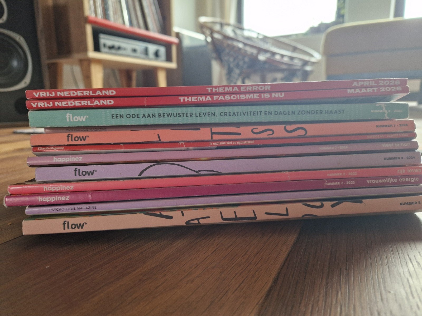 stapel tijdschriften, Ophalen