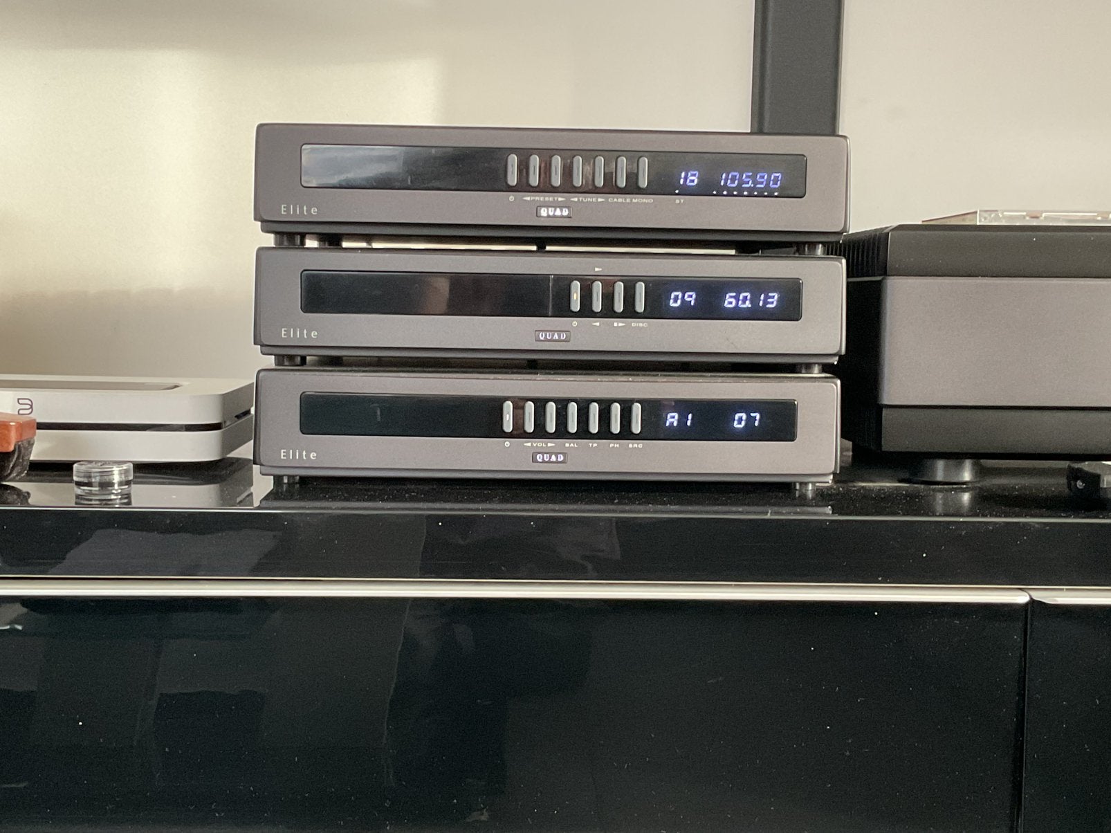Quad Elite HiFi Set: Voorversterker, CD & Tuner & QSP eindv., Ophalen, Zo goed als nieuw