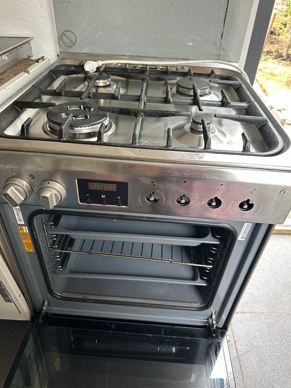 Whirlpool Vrijstaand Gasfornuis met Oven, Ophalen, Gebruikt, 60 cm of meer, Grill