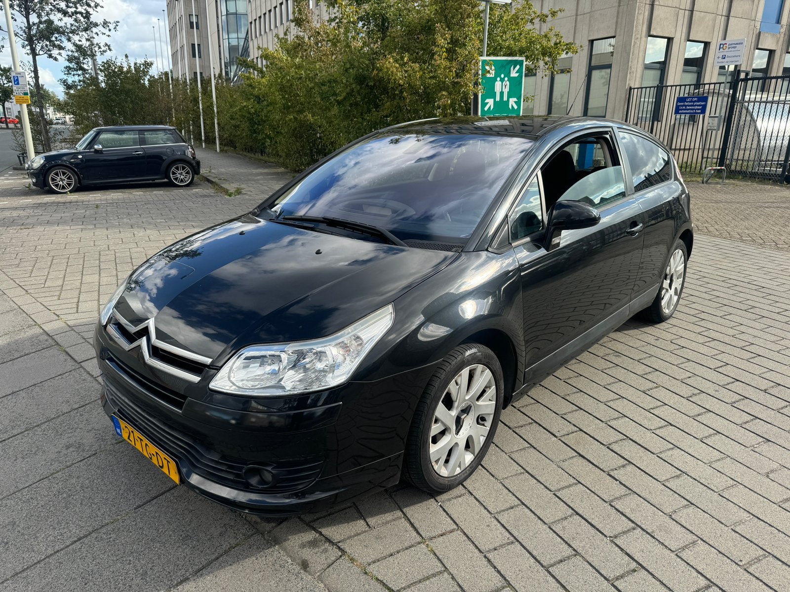 Citroën C4 1.6-16V VTR+ Coupe 2006 airco cruise LAGE KM, Auto's, Voorwielaandrijving, Stof, Zwart, 4 cilinders
