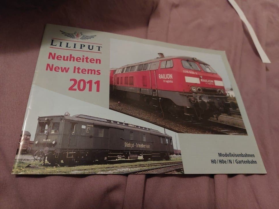 LILIPUT Neuheiten 2011 Catalogus - Modelleisenbanen, Ophalen of Verzenden, Gebruikt, Boek, Tijdschrift of Catalogus, Liliput