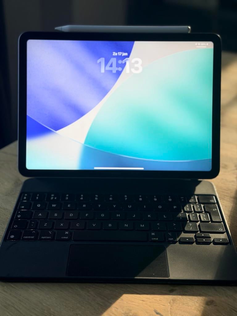 iPad Air 5 (2022) 64GB met Magic Keyboard & Apple Pencil 2, Computers en Software, Apple iPads, Ophalen of Verzenden, Apple iPad Air