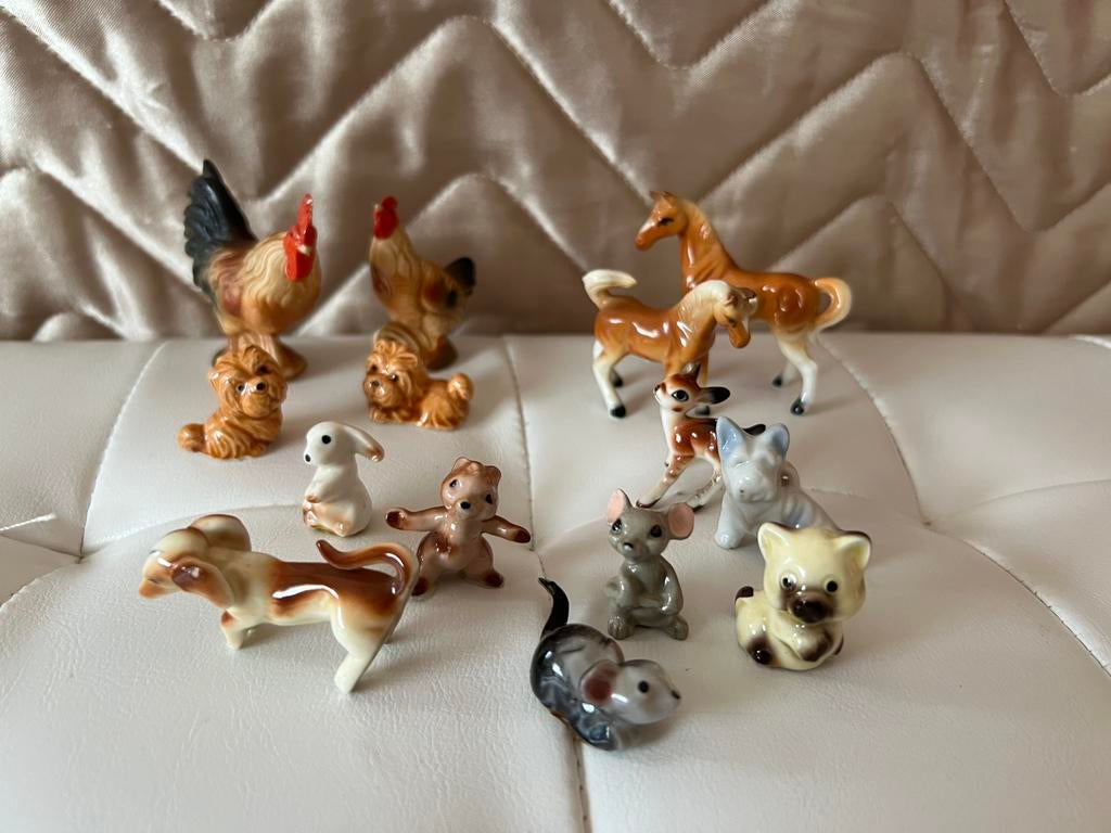 14 diertjes van porselein paard muis kip hert miniatuur, Ophalen, Zo goed als nieuw