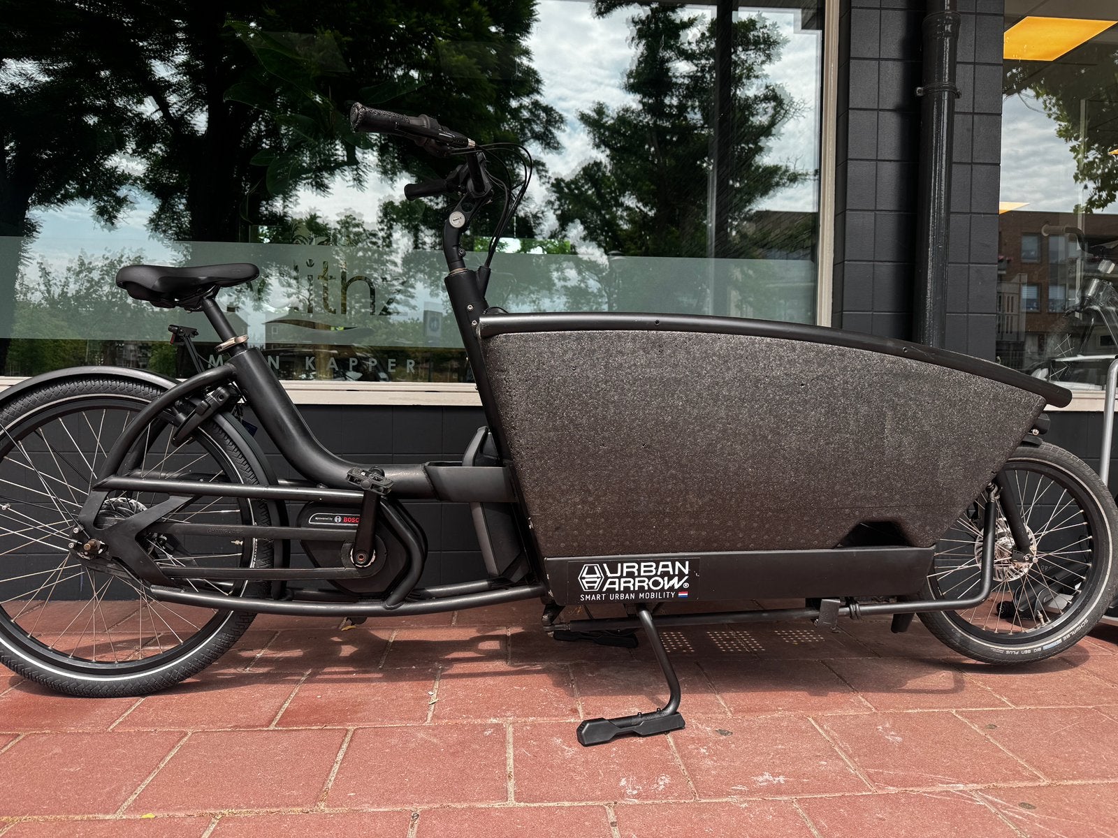 Urban Arrow Family bakfiets 400wh, Fietsen en Brommers, Fietsen | Bakfietsen, Ophalen of Verzenden, Zo goed als nieuw, 1 kind