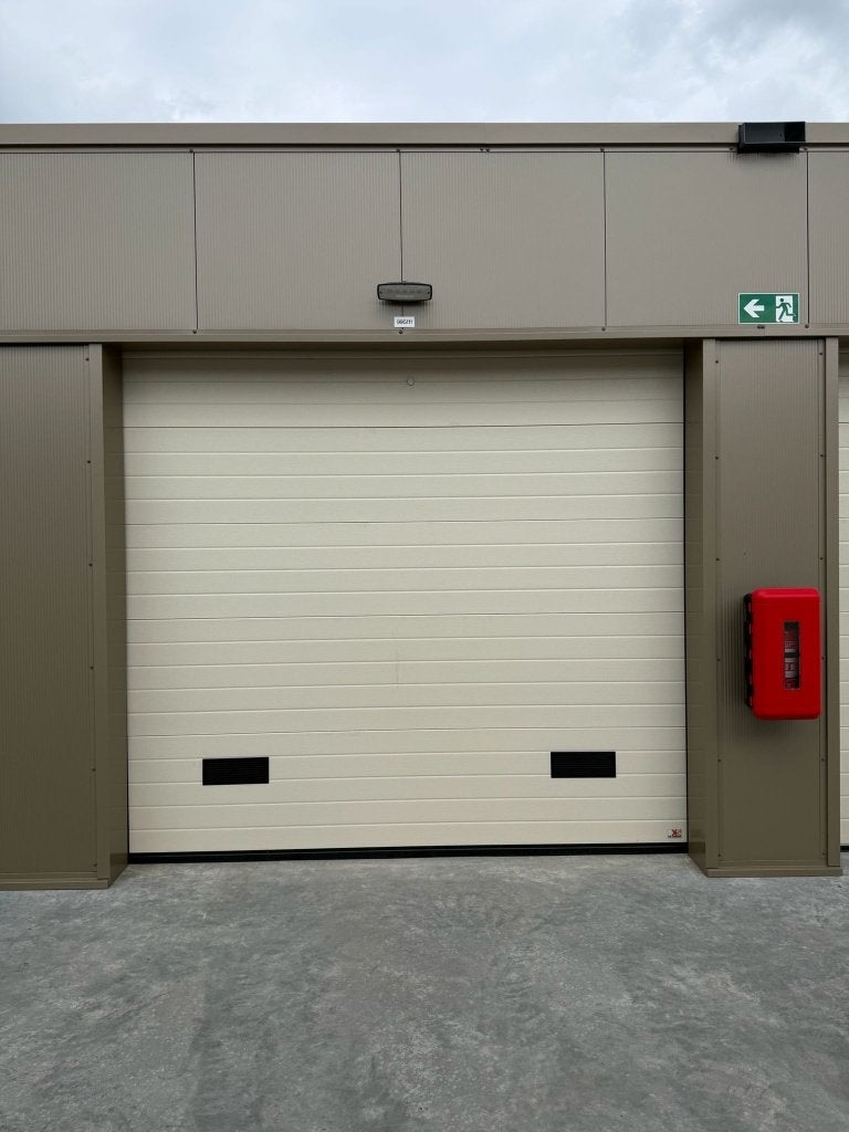 Garagebox huren in Almere, Business Almere, Info@gouwestadmakelaardij.nl, Palmpolstraat 99 Almere