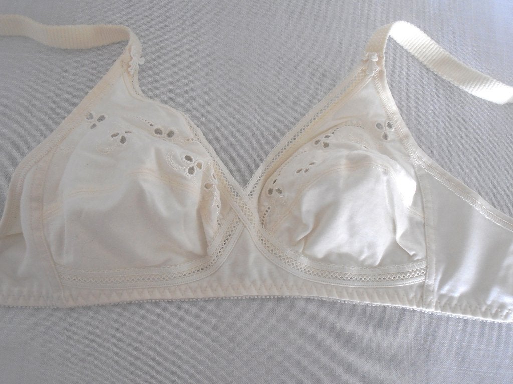 Triumph - prachtige roomwitte elasticross bh - 75 B, Triumph, Verzenden, Wit, BH