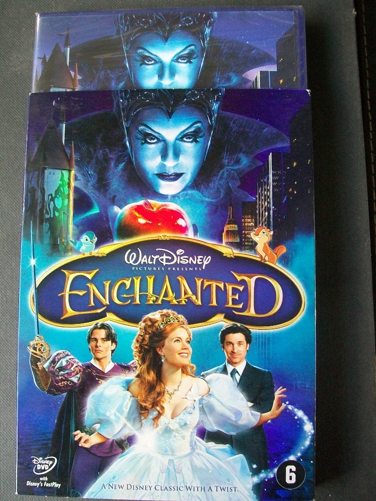 Walt Disney ENCHANTED met sleeve nieuw in seal, Avontuur, Verzenden, Nederlands, Nederlands