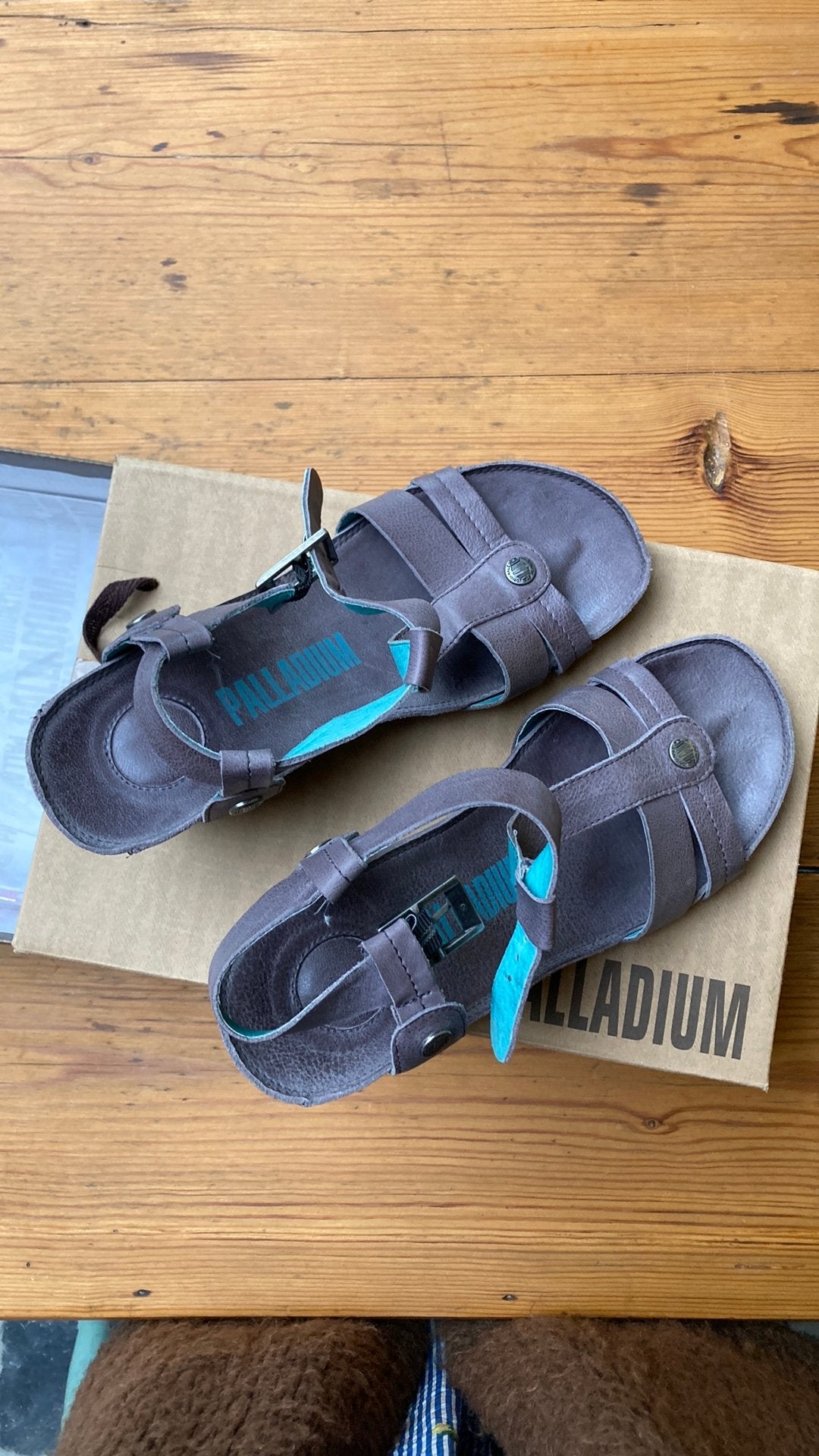 Sandalen Palladium mt 39, Kleding | Dames, Zo goed als nieuw, Grijs, Sandalen of Muiltjes, Ophalen of Verzenden