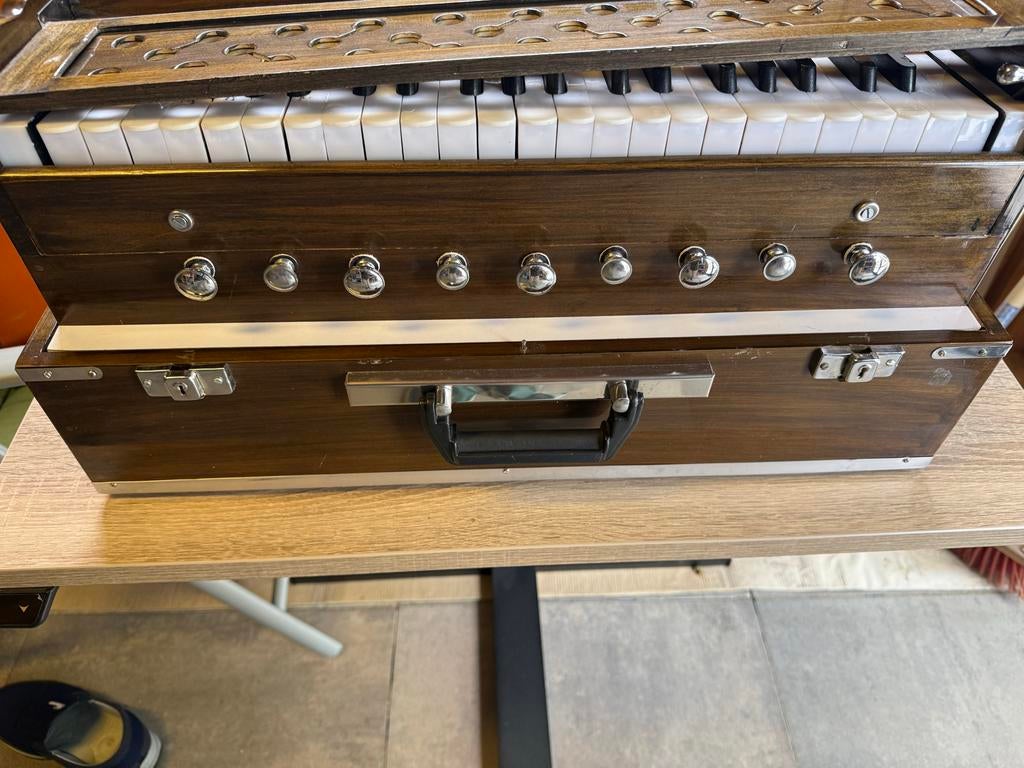 Harmonium - Indiaas draagbaar toetsinstrument, Muziek en Instrumenten, Keyboards, Verzenden, Zo goed als nieuw, Overige aantallen
