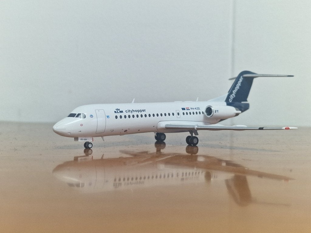Herpa | 1:200 KLM Cityhopper Fokker 70 - PH-KZE, Ophalen of Verzenden, Zo goed als nieuw, Schaalmodel