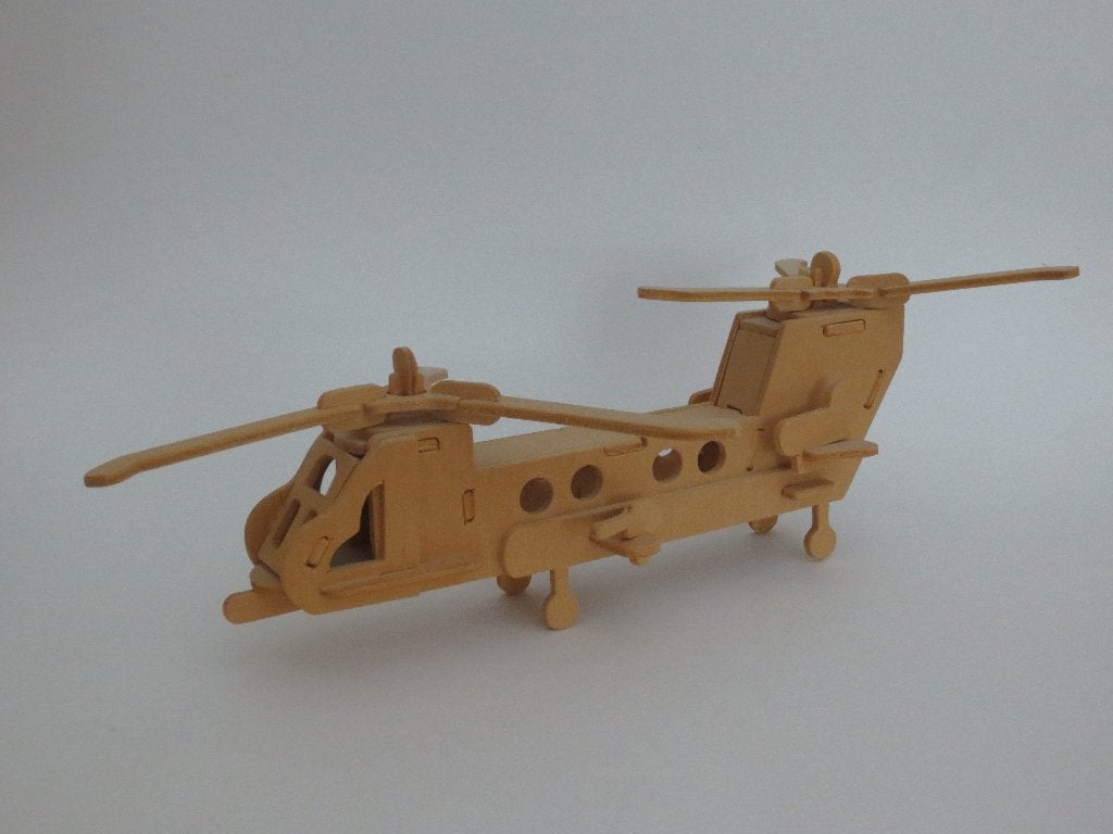 Houten Helicopter, afm: 23,5 x 7,5 x 10 cm, gemonteerd izgst, Hobby en Vrije tijd, Modelbouw | Vliegtuigen en Helikopters, Overige merken