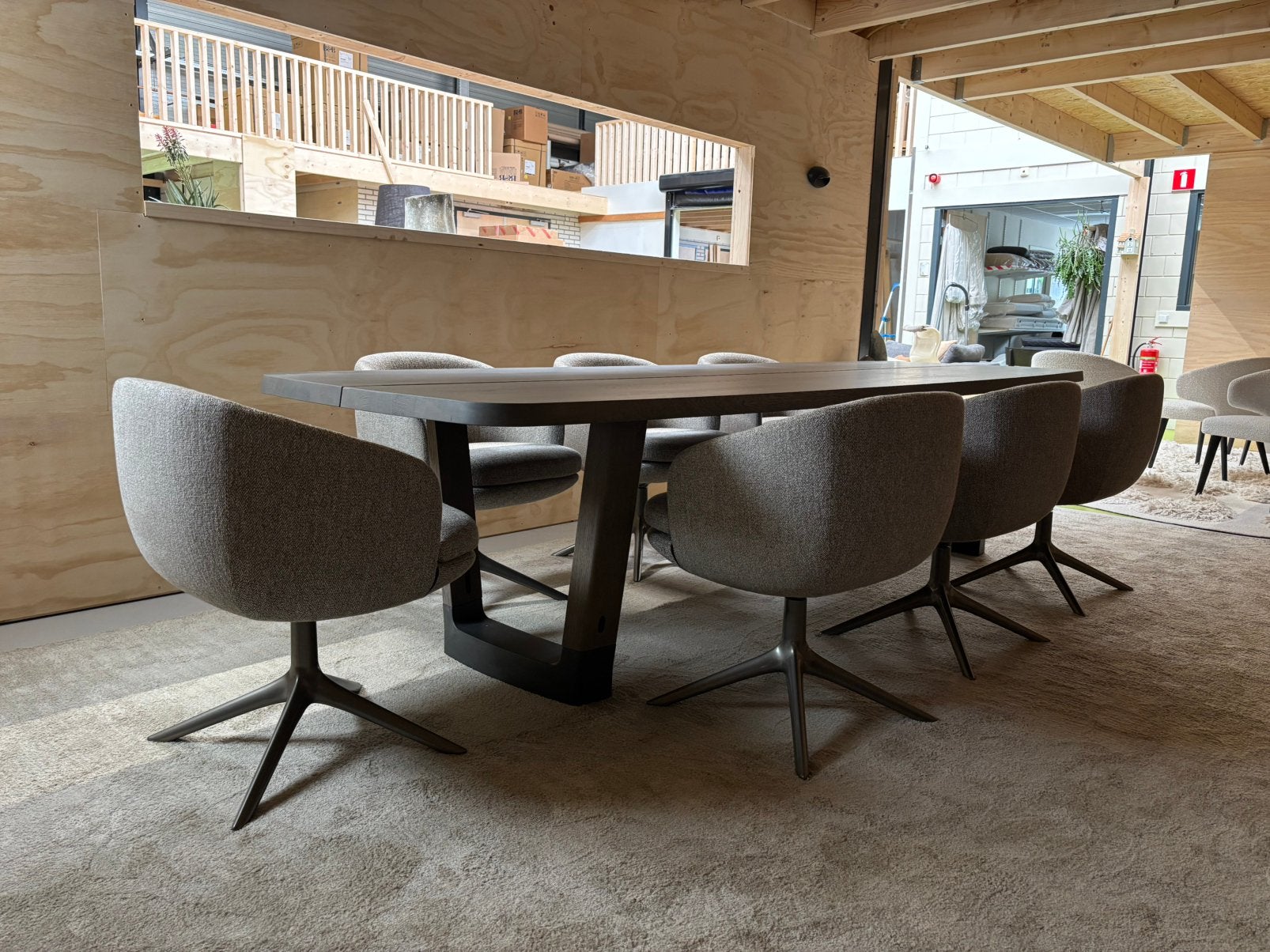 Nieuwe Minotti Raphael Dining chairs draaibaar NP € 2.900,-, Minotti, 9723 CA, Nieuw, Ophalen of Verzenden