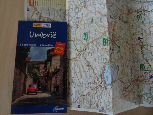 Umbrie ; anwb extra reisgids , met wegenkaart, Europa, Ophalen of Verzenden, Zo goed als nieuw, Reisgids of -boek