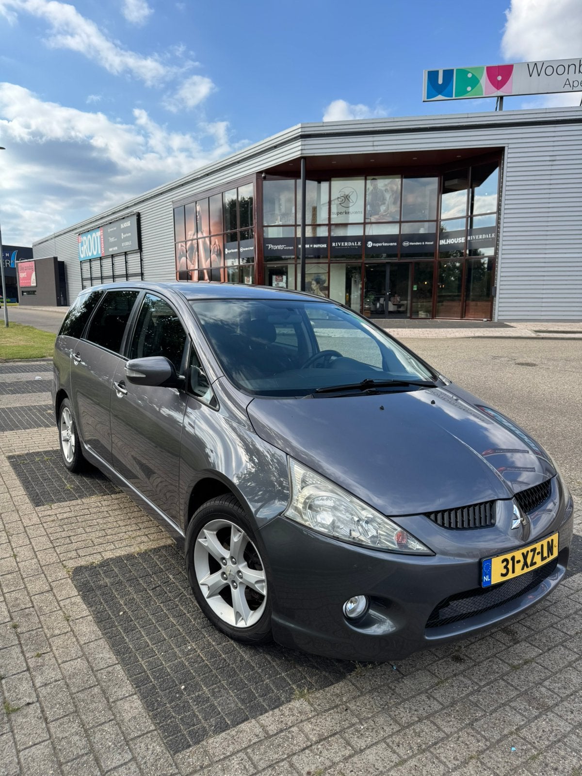 Mitsubishi Grandis 2.4 Mivec 7 AUT 2007 Grijs
