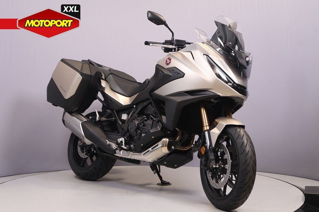 Honda NT 1100 DCT, Bedrijf, Toermotor