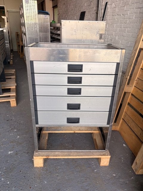 Aluca (2613) L77 B42 H105 €399, Ophalen, Zo goed als nieuw, Info@laaiin.nl, Laaiin