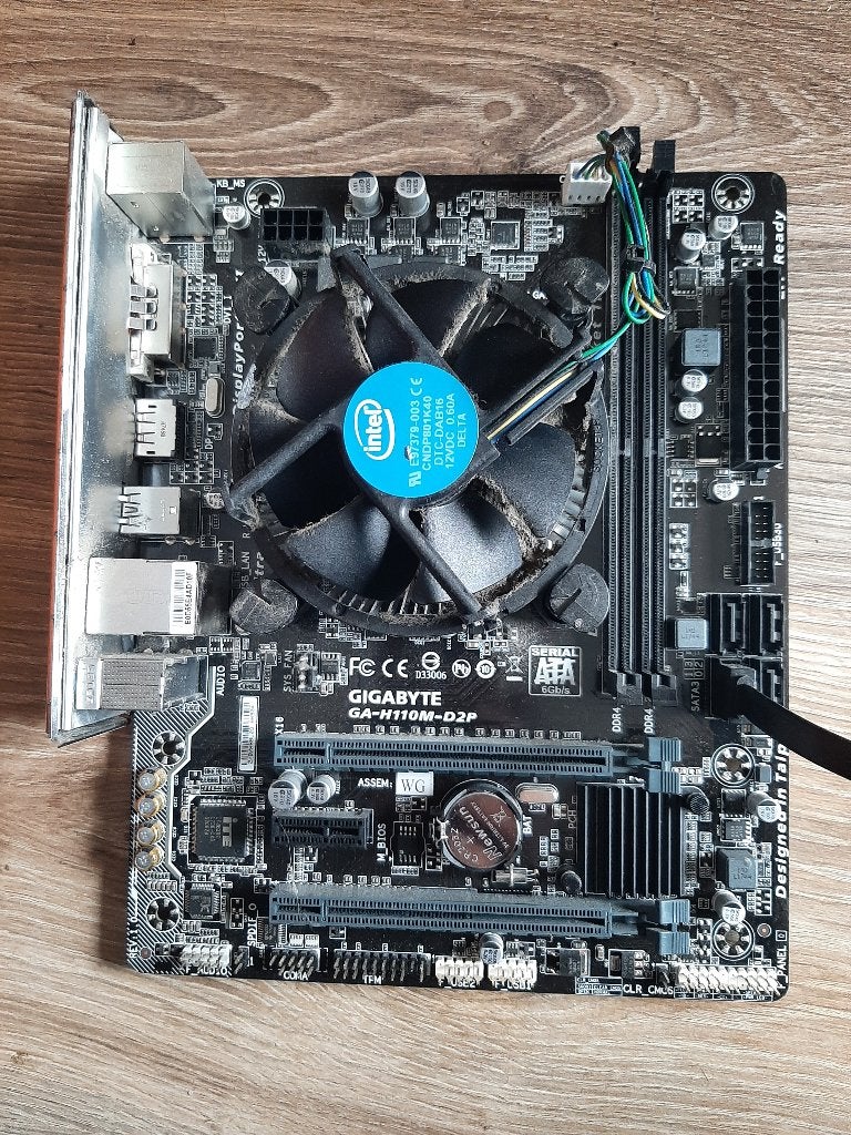 Gigabyte 1151 intel moederbord incl i5 processor, Computers en Software, Ophalen, LGA 1151, DDR4, Zo goed als nieuw